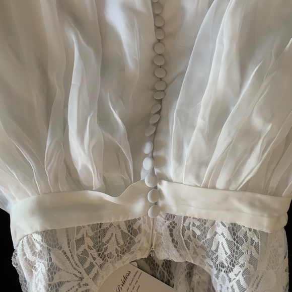 Long Sleeve Backless Lace Wedding Dress - Picture 8 of 16